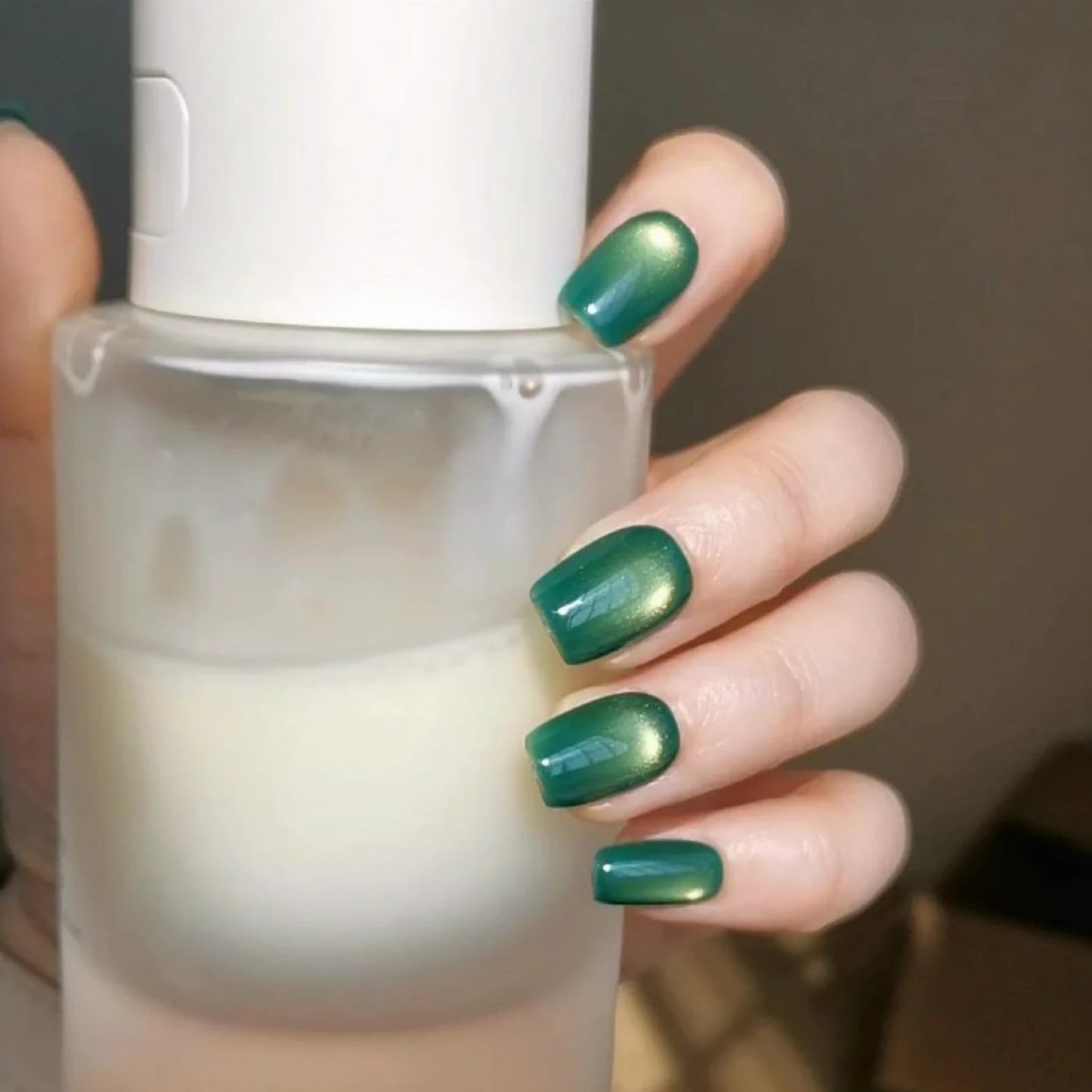 Cat Eye Press on Nails Handmade Short Oval/Square/Round False Nails with French Tip/Aurora/Magnetic Shimmer Designs (Jelly#Square Emerald, Small)
