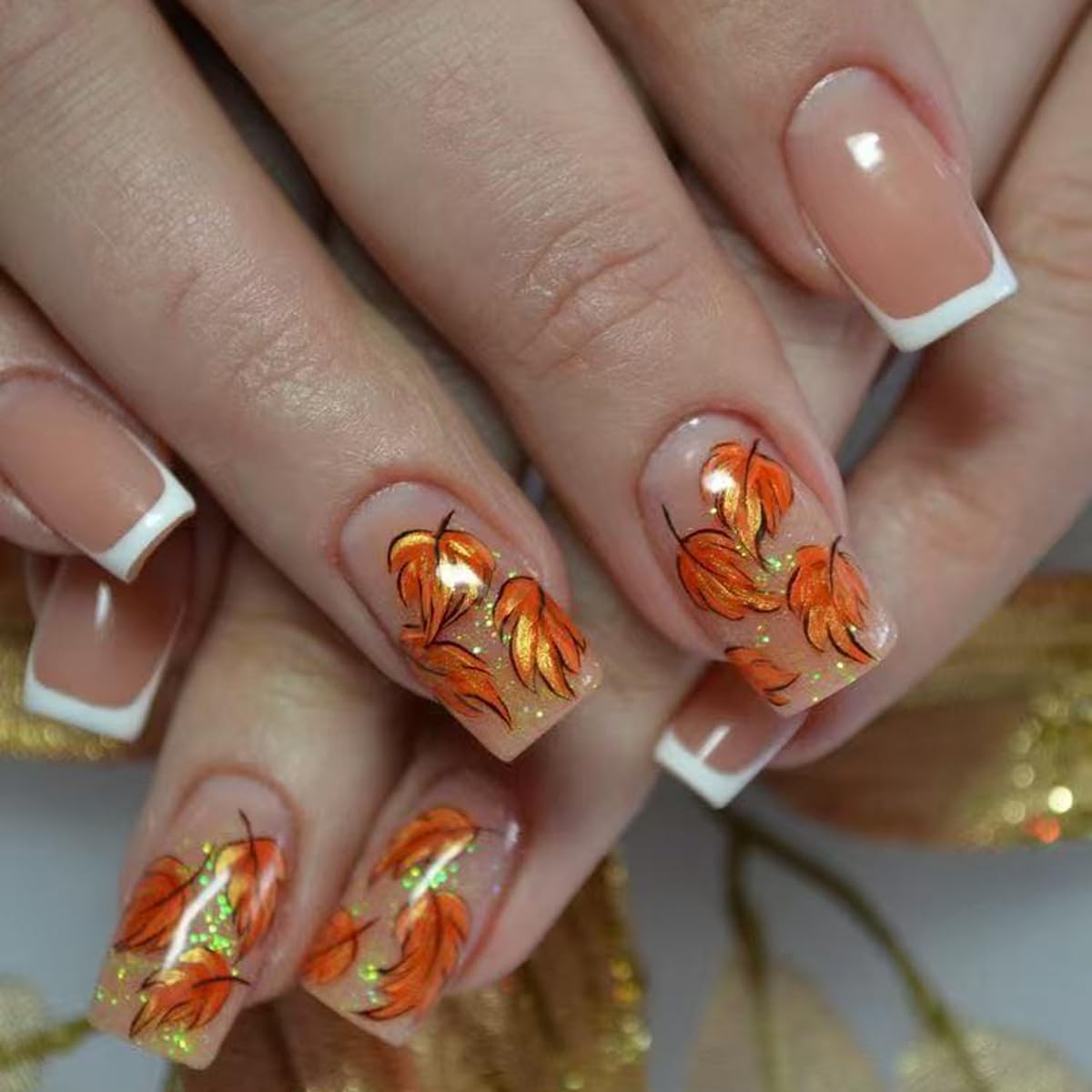 Fall Press on Nails Short Square White French Tips Fake Nails Glossy Gold Glitter Maple Leaf Autumn And Winter Designs False Nails Full Cover Sparkly Leaves for Women Thanksgiving Manicure 24Pcs