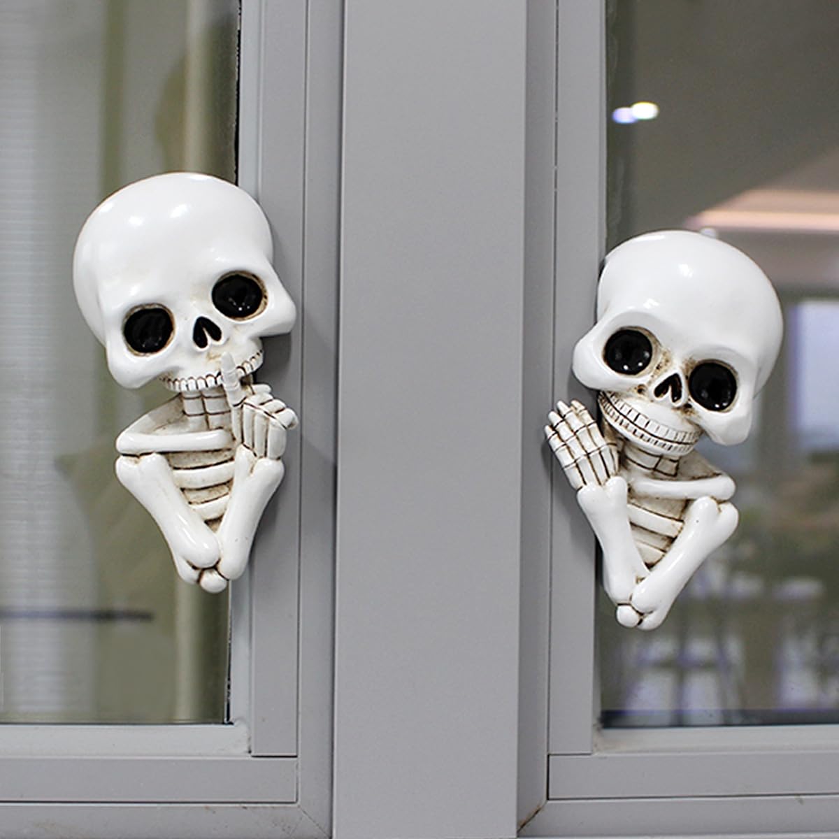 JARPSIRY Set of 2 Funny Keep Quiet Skeleton Statue Window Peeker Door Corner Decor, Horror Resin Skull Figurines Gothic Wall Sculpture Spooky Home Halloween Decorations
