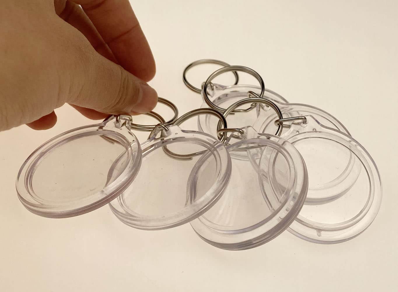 ASTRQLE 25 Pack Clear Blank Acrylic Photo Insert Picture Frame Keyring Key Chains Keychains Insert Personalised Custom Keychains with Split Ring for Family & Friends Gifts DIY Craft