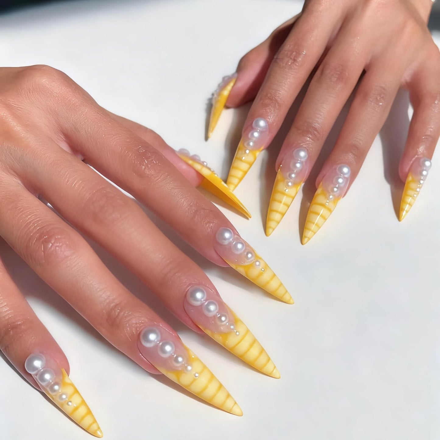 GREENTEA Handmade Nail Pearl Decorated Press-On Nails, Yellow Unicorn Horn Design, Medium Length, 10 Pieces,Size-M