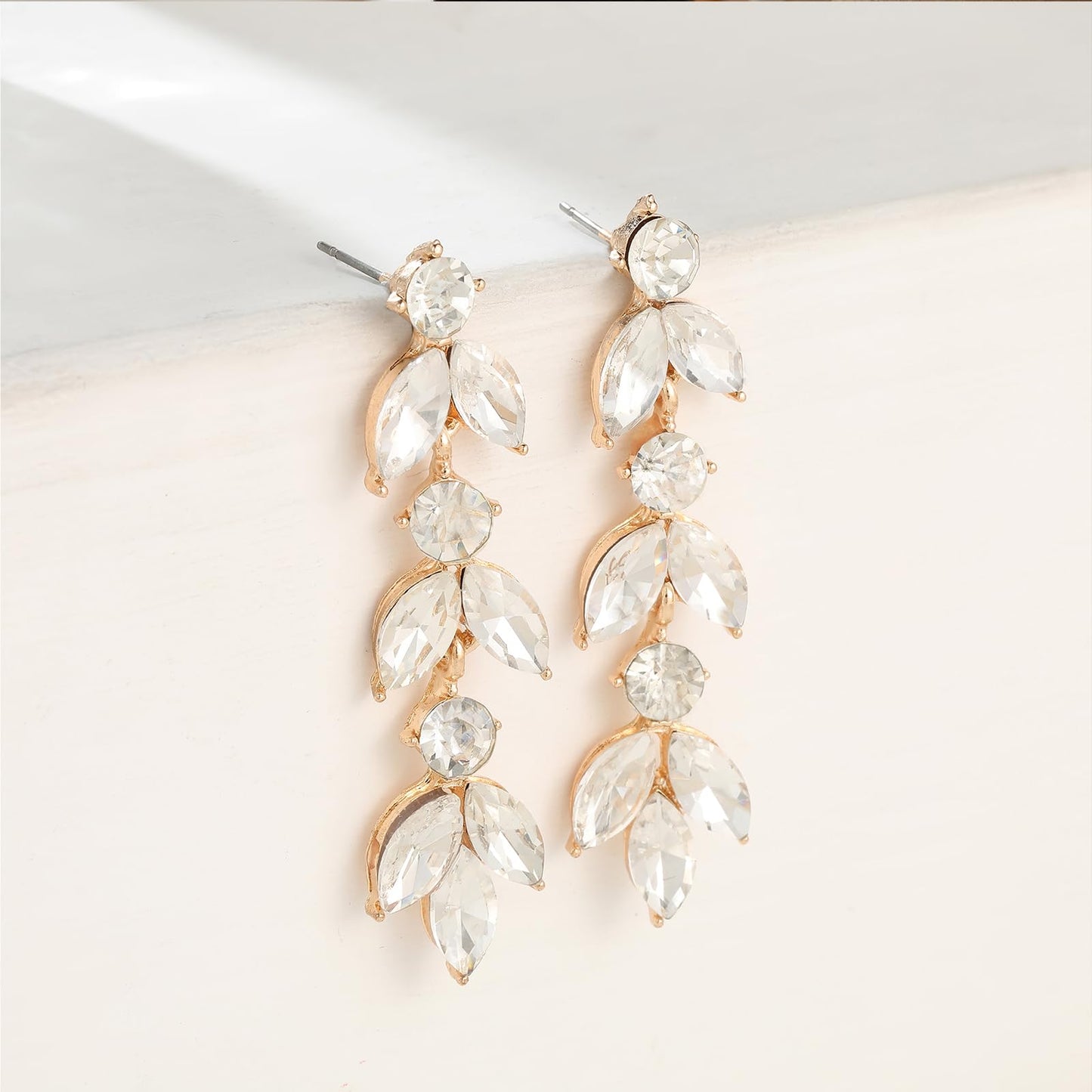 GAOKOXI Gold Wedding Rhinestone Dangle Earrings Elegant Bridal Crystal Drop Earrings for Women Bridesmaids Guest Party Prom