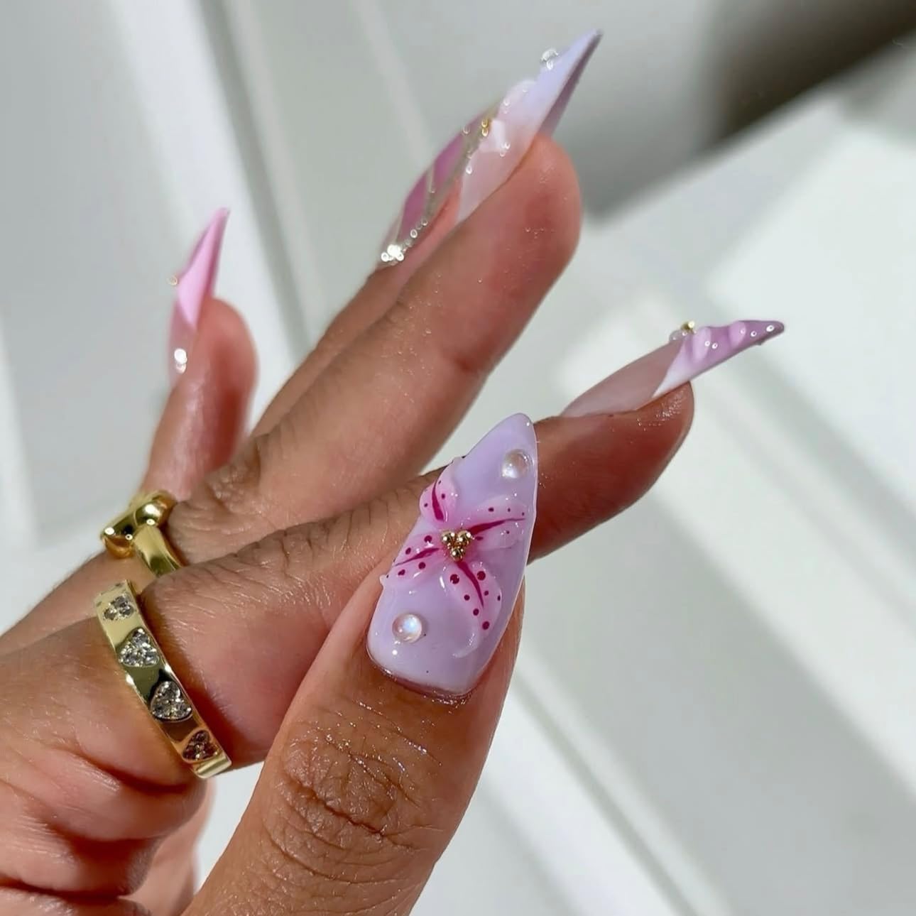 LPOODDNU Purple Pink Press on Nails Almond - Medium 3D Embossed Flower Fake Nails with Pearl Designs, Glossy Finished Reusable False Nails with Adhesive Glue Tabs - 24Pcs Nail Kit for Women Manicure