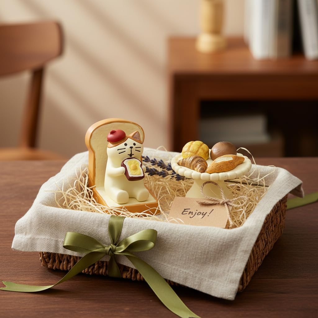 Gafochen Cute Mini Bread Cat Figurine Set – Kawaii Resin Cat with Miniature Dessert Table Figure for Desk Shelf Home Decor, Adorable Cat Lover Gift (Bread Set)