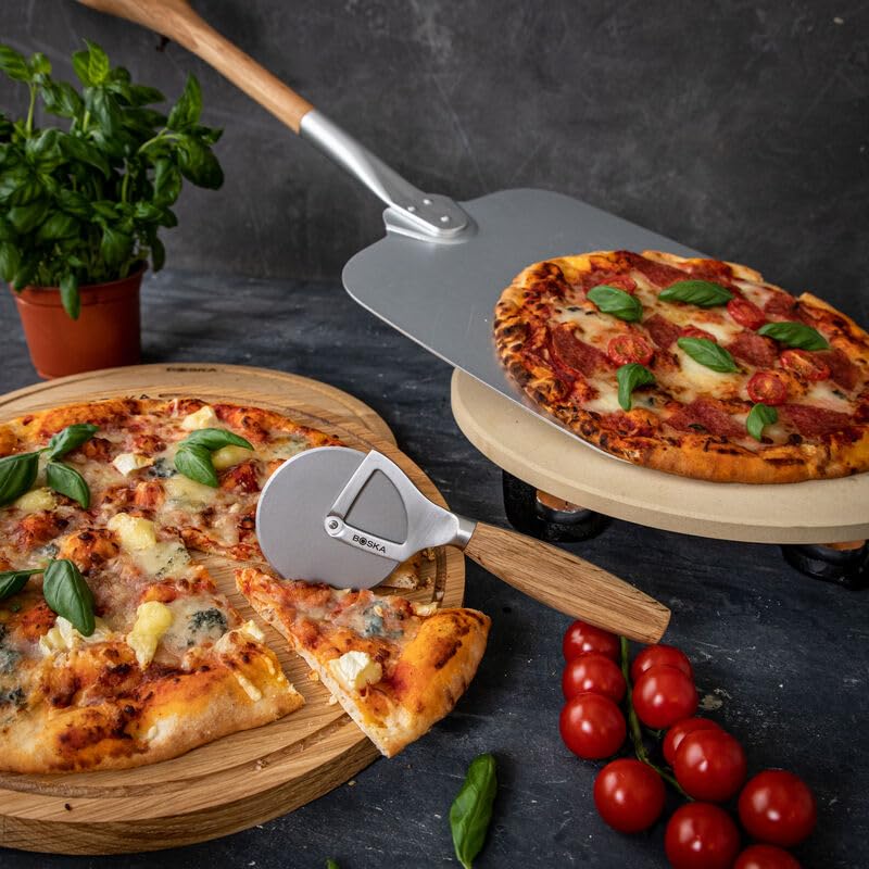Boska Pizza Cutter Oslo+ - Large Pizza Wheel Cutter - Wooden Handle - Stainless Steel Non-Stick Wheel