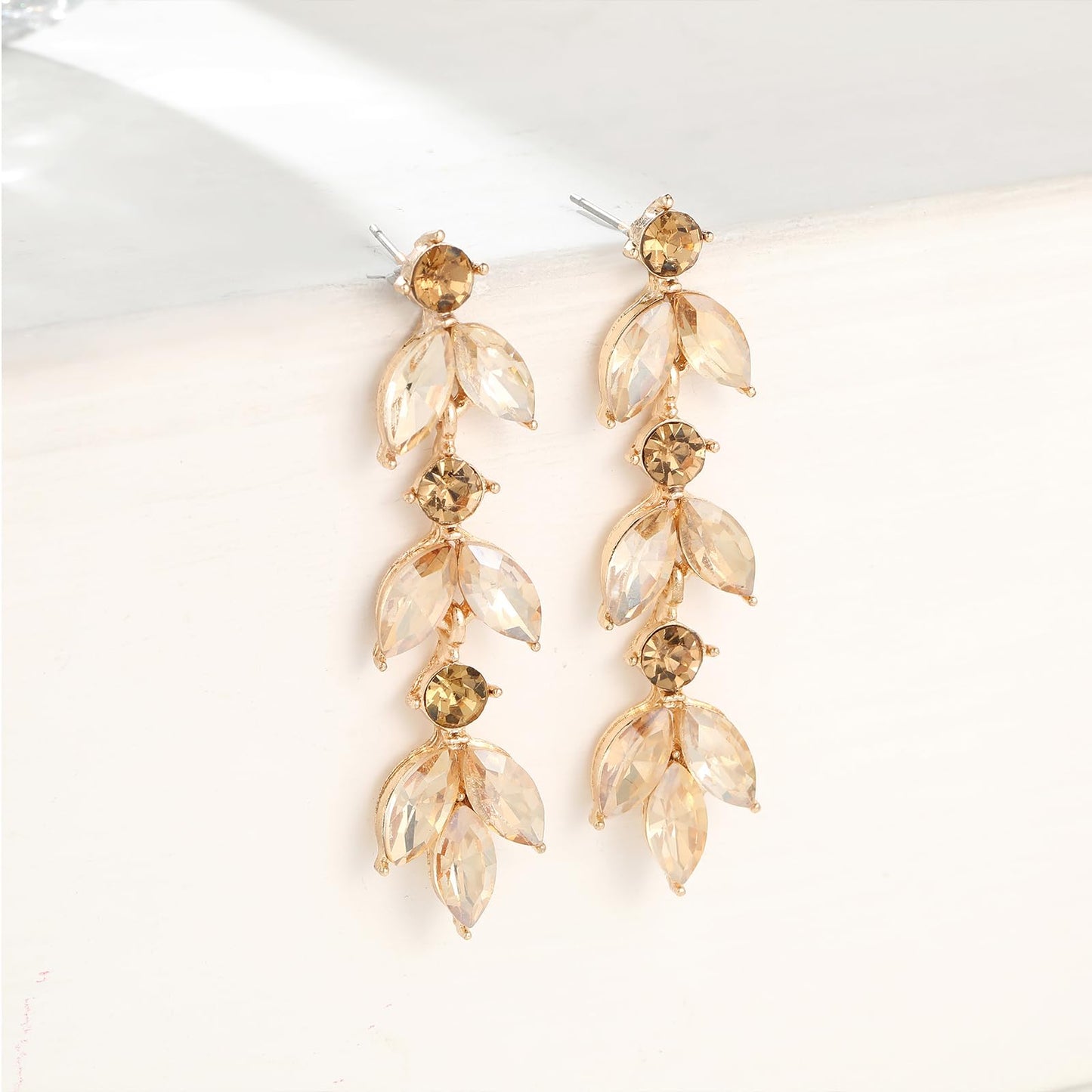 GAOKOXI Champagne Gold Wedding Rhinestone Dangle Earrings Elegant Bridal Crystal Drop Earrings for Women Bridesmaids Guest Party Prom