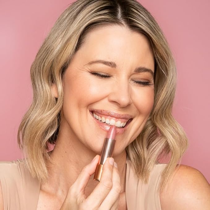 Natural Lip Scrub – 100% Natural Lip Exfoliator Made in Australia, Cruelty-Free | Polishes with Sugar Crystals | Nourishes with Shea, Jojoba & Avocado Oils | For Smooth, Beautiful, Hydrated Lips