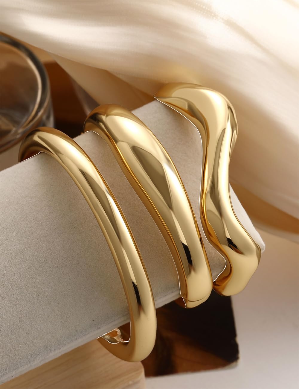 Chunky Gold Bangle Bracelets for Women, Dainty 14k Gold Plated Big Stackable Bangles Set, Trendy Statement Cuff Bracelet Stack Fashion Jewelry Gifts (Gold wave bangles)