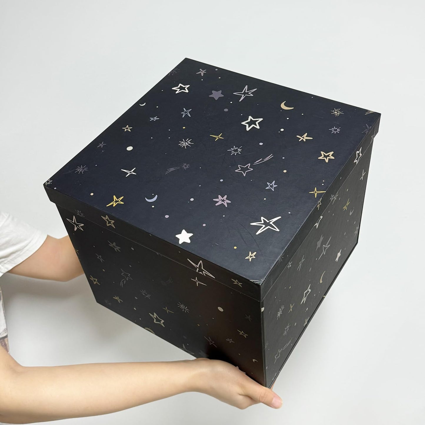 YINUOYOUJIA Large Gift Box 12x12x10Inches,Gift Boxes with Lids for Presents,Present Box,Birthday Box,Gift Packaging for Valentine's Day,Mother's Day,Christmas,Anniversaries.(Black Stars)