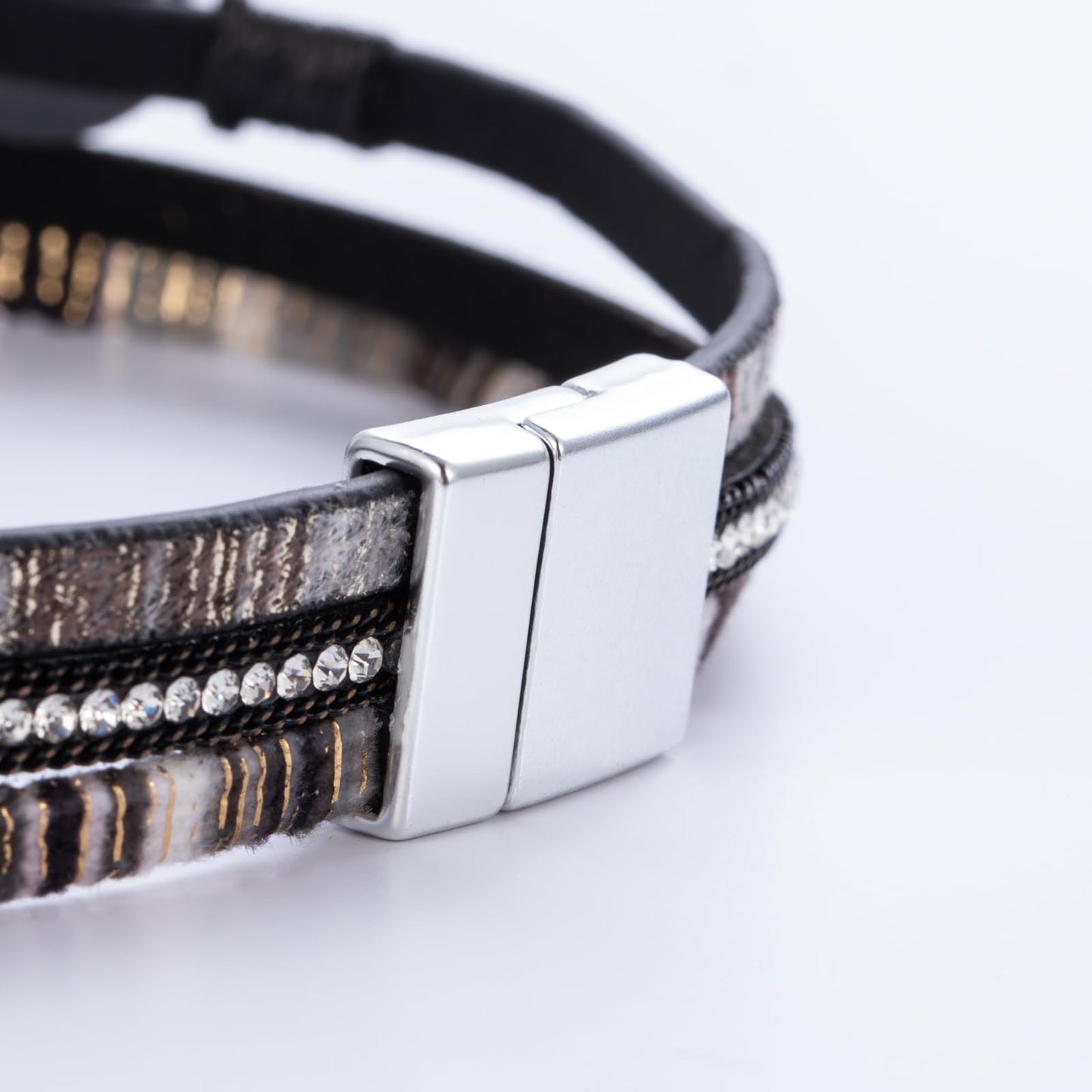 FANCY SHINY Boho Leather Wrap Bracelet Stackable Chunky Crystal Cuff Bracelets with Magnetic Clasp Cowboy Cowgirl Western Summer Beach Outfits Jewelry Gifts for Women (14.7", Boho Black)
