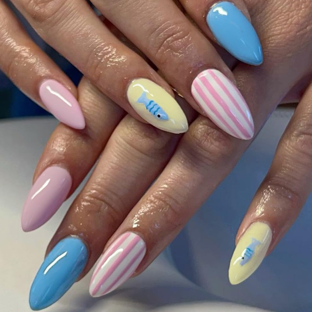 24 Pcs Summer Press on Nails Medium Almond WLGDLH Fake Nails, Blue Pink Yellow False Nails Press ons with Cute Ocean Fish Stripes Design, Glue on Nails for Women Manicure, Glossy Finish