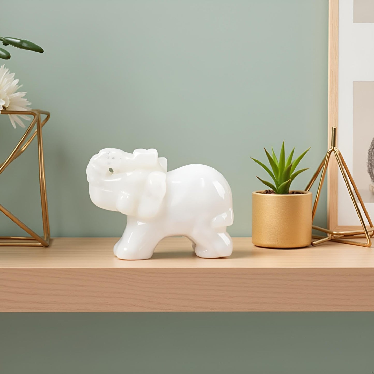 SquarezhenBo Elephant Ornament, Elephant Statue, Jade Stone Handcraft Natural Green Jade Stone Elephant Statue Decor Toys in Hand Home Décor Accents Sculptures (White)