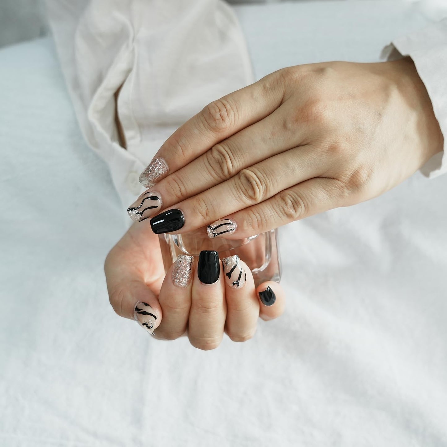 Tesytto Press on Nails Short Coffin, Handmade Black White 3D Glossy Acrylic Fake Nails Zebra Print with Silver Glitter Effects for Women Nails Art (Zebra Stripe,L)