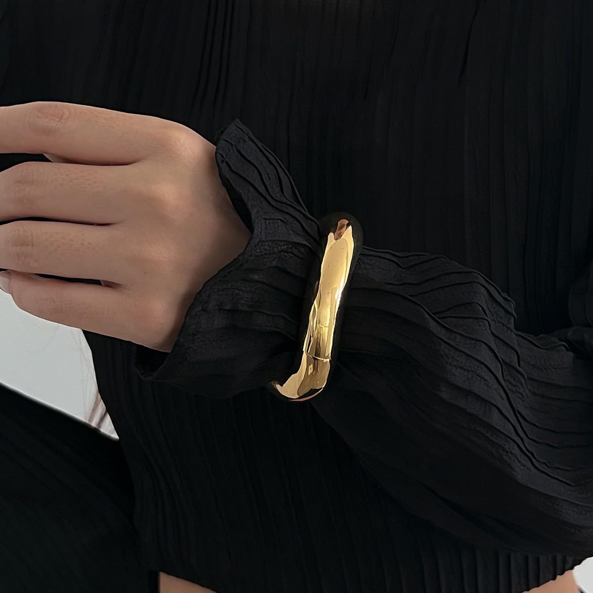 ALEXTINA 3Pcs Chunky Gold-Tone Bangle Bracelets for Women, Wide Polished Bracelets Set Minimalist Statement Bracelet Open Cuff Bracelets