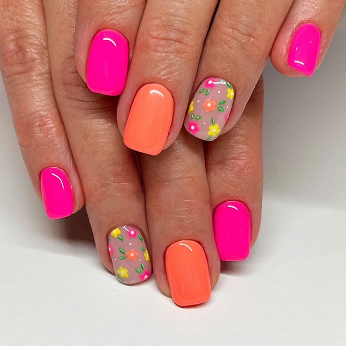 Short Square Press on Nails Flower Fake Nails Spring Summer False Nails Press ons with Multicolor Floral Print Cute Acrylic Nails Full Cover Glue on Nails Stick on Nails for Women Manicure 24Pcs