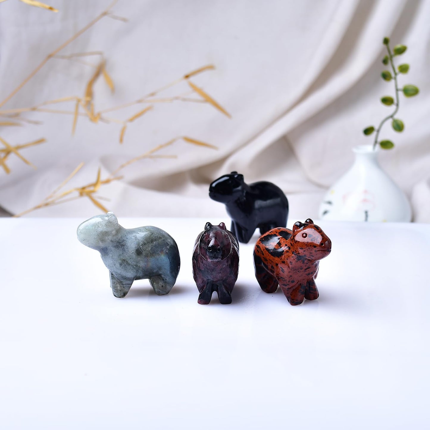 WUYOUSHI Natural Garnet Capybara Statue 2" Healing Crystal Handmade Sculpture Lucky Guardian Pocket Statues Reiki Meditation Relieve Anxiety Office Home Decoration Gift
