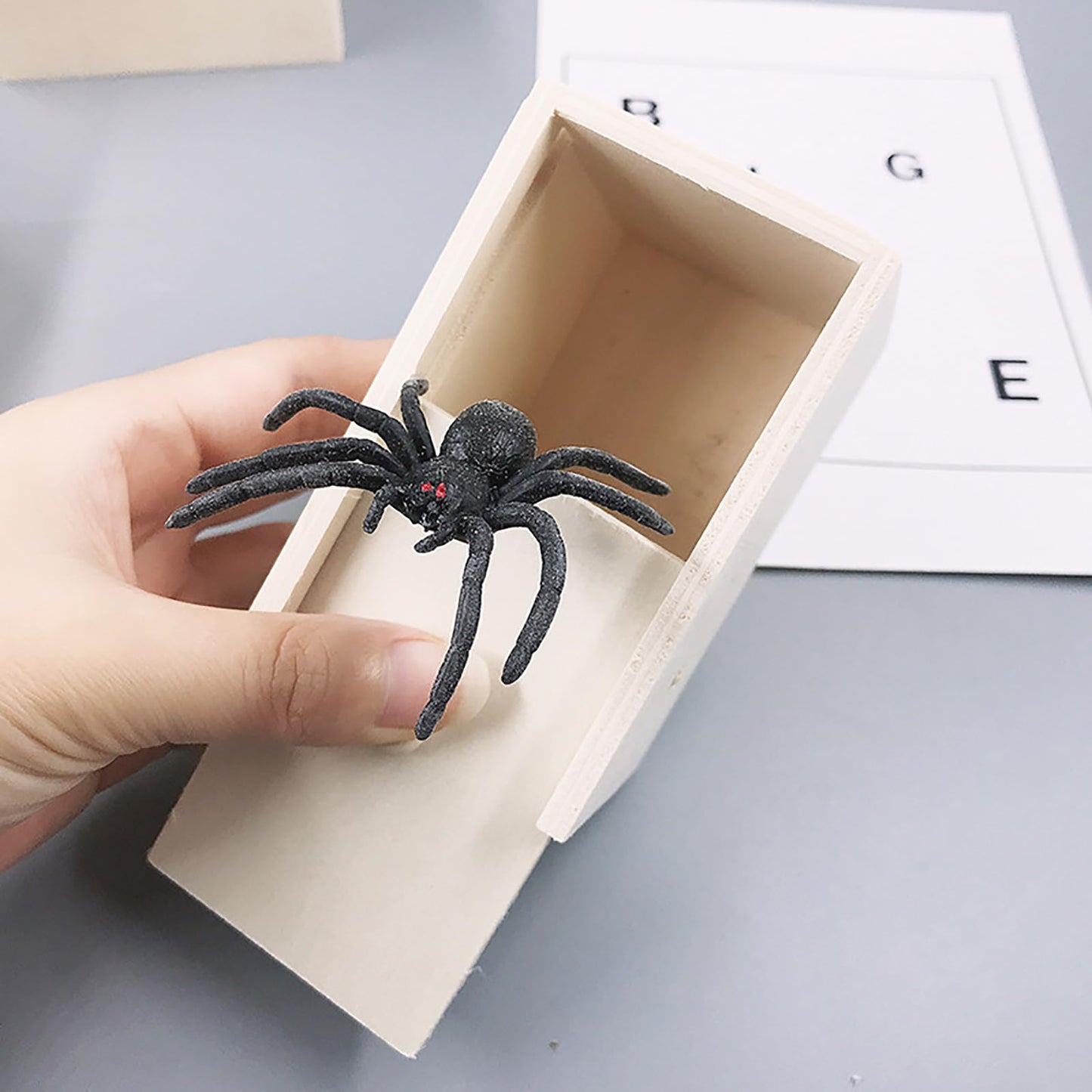 Winbar Rubber Spider Trick Box, Handmade Wooden Surprise Box with Hidden Spider, Trick Toys & Prank Stuff for Adults and Children