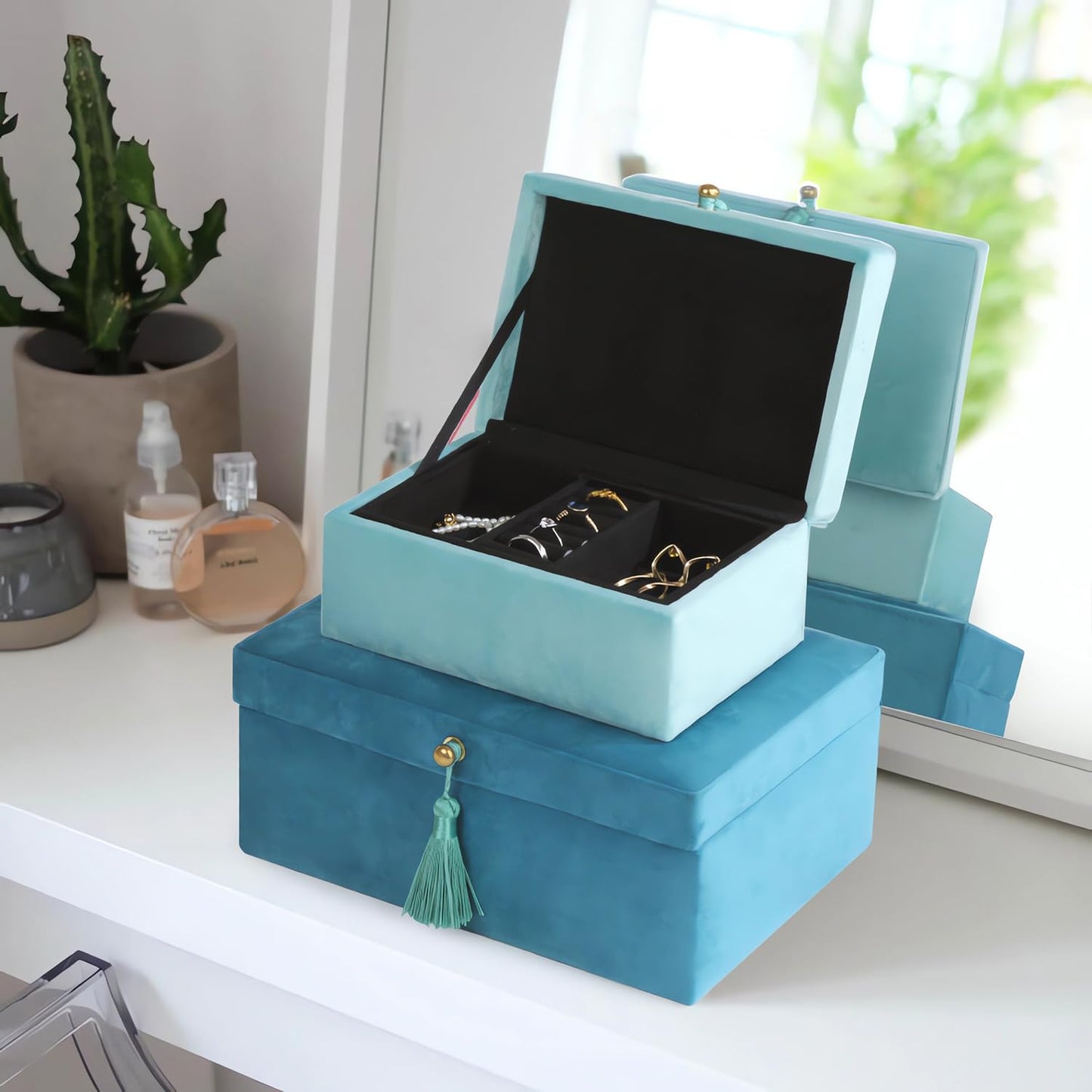 HofferRuffer Velvet Jewelry Boxes Decorative Boxes, Storage Accessory Organizer Boxes with Elegant Handle Decor, Classic Velvet Set of 2 Pieces (Blue)