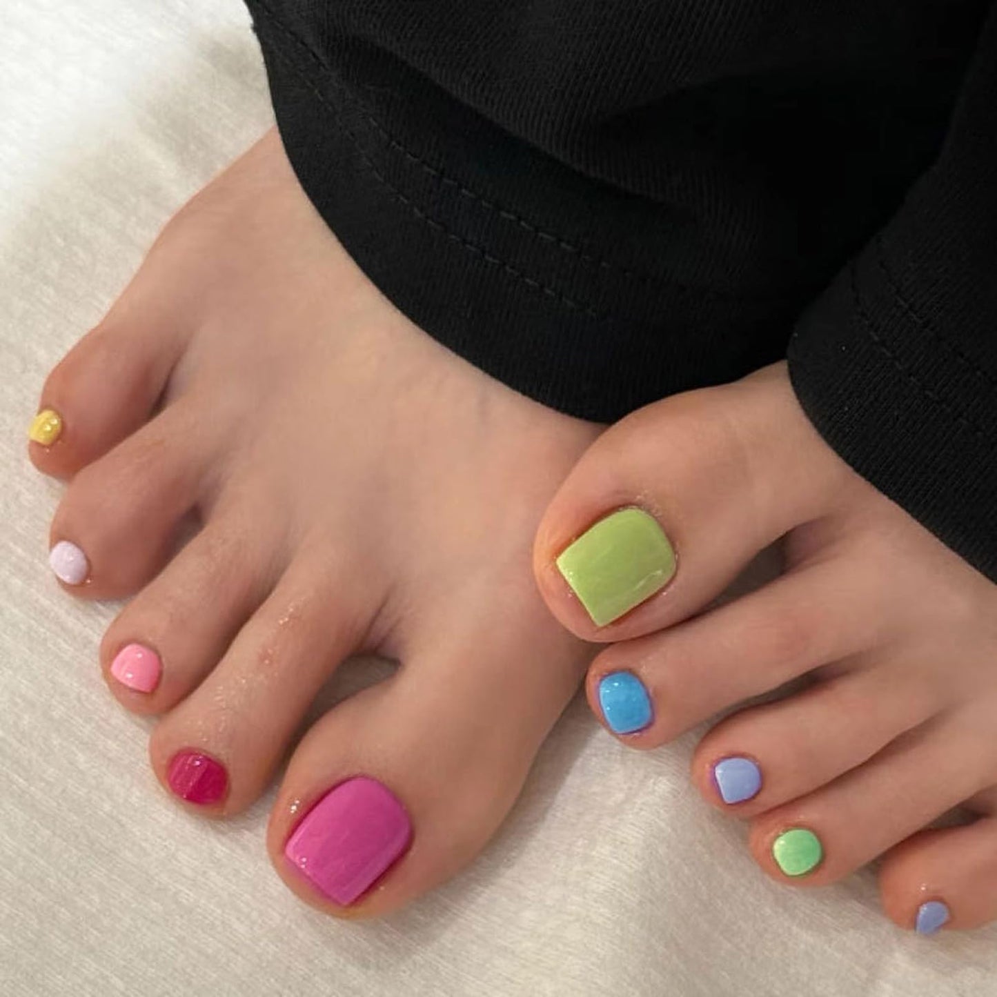 MISUD Toe Press on Nails - Fake Toenails with Colorful, Acrylic Toenail Rainbow Pastel Design 36 pcs
