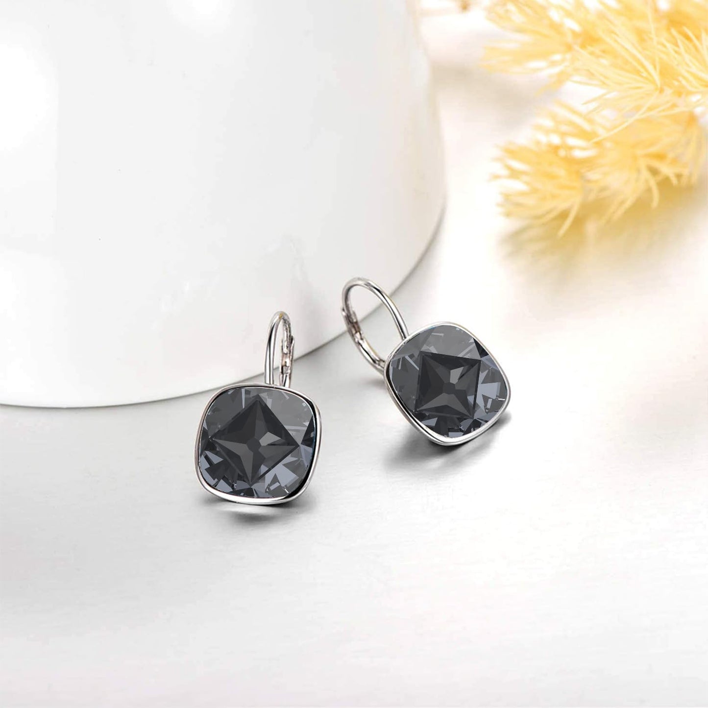 AOBOCO Sterling Silver Leverback Earrings, Grey, 0.90 in x 0.55 in, 3.2 g