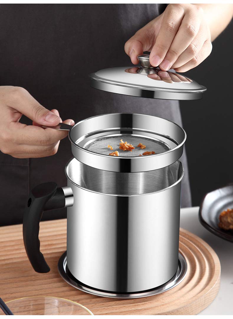 Davnjcka Bacon Grease Container with Strainer for Store Meat Frying Oil and Cooking Grease Storage (Silver, 1.3 L)