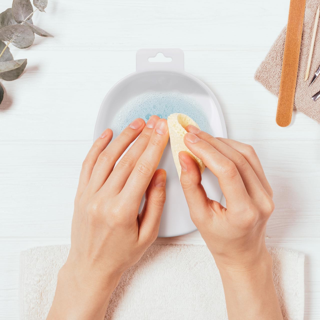 FOYTOKI Nail Soaking Bowl White Plastic Manicure Soak off Tray for Nail Treatment at Home and Professional Salon Use