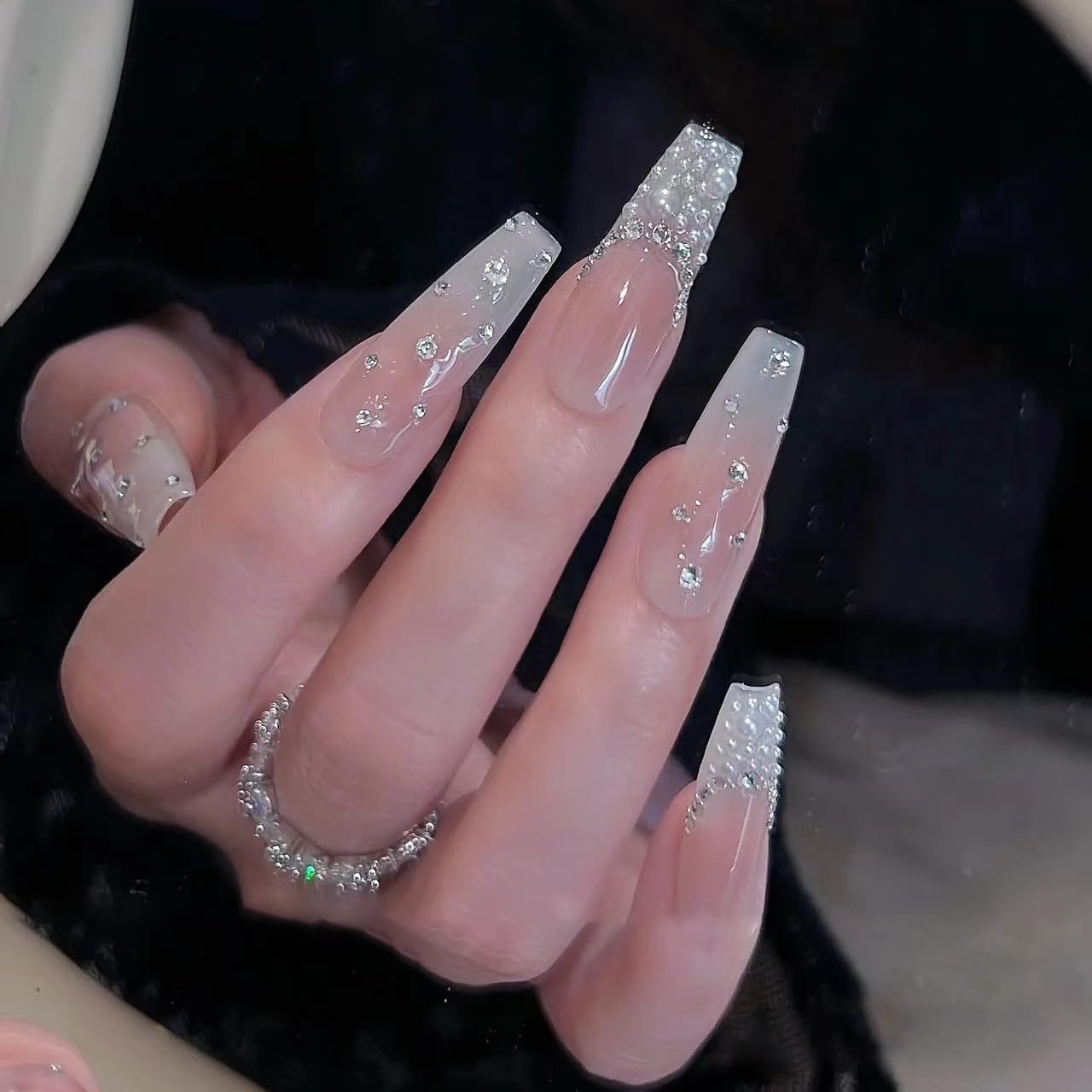 JIEADJIE Press On Nails (100% Handmade),Almonds, Droplet Shaped,Handmade Painted Nail Art by Nail Technician,Daily Version (Nude, Small)