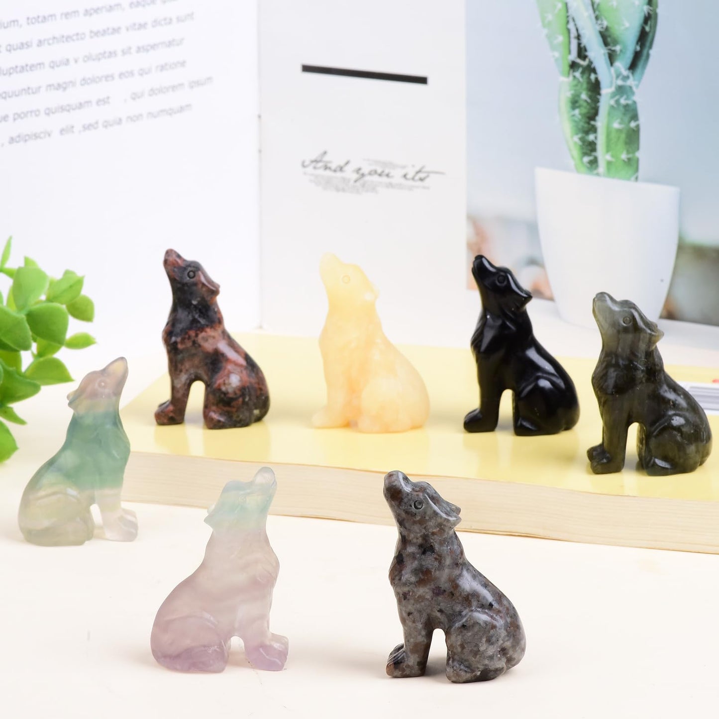 Ytbeoxk 2 Inch Mahogany Obsidian Wolf Crystal Statue Decorations, Wolf Decor Healing Crystal Wolf Figurines Hand Carved Stone Energy Gemstones for Luck Statue in Home and Office Meditation