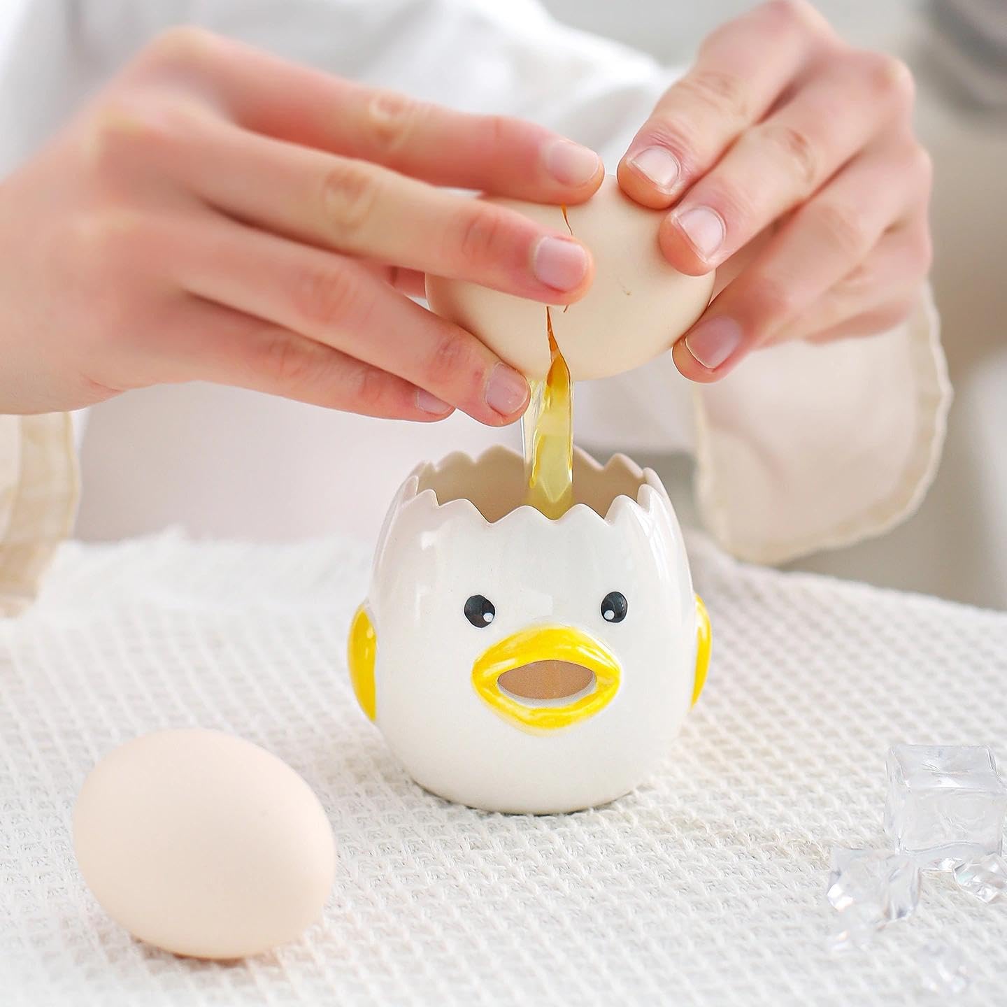 Chicken Egg Separator, Ceramic Baking Tool - Cute Chick Design for Automatic Yolk & White Separation, Fun Kitchen Gadget for Baking, Cooking, and Breakfast Prep
