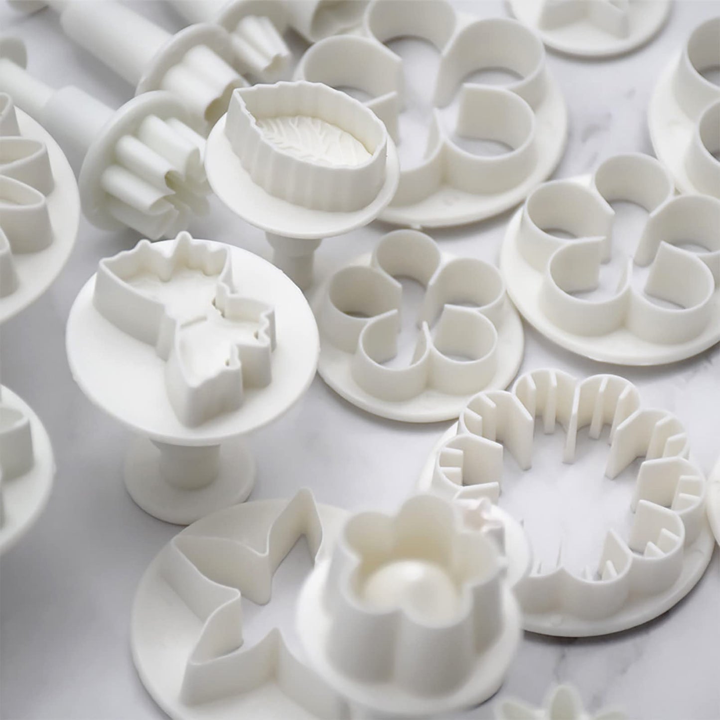 36-piece Flower Fondant Cutters Gum Paste Cookie Stamp Cake Decorating Tool Set - Daisy Leaf Butterfly Heart Plunger Cutter Seal DIY Handmade Clay Embosser Mini Mold Maker