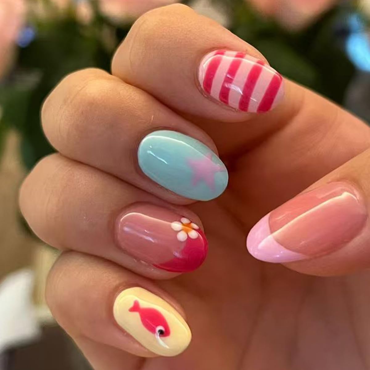24 Pcs French Tip Press on Nails Short Oval WLGDLH Fake Nails, Summer False Nails Press ons with Ocean Small Fish Star Flower Striped Design, Nude Base Glue on Nails for Women Manicure, Glossy Finish