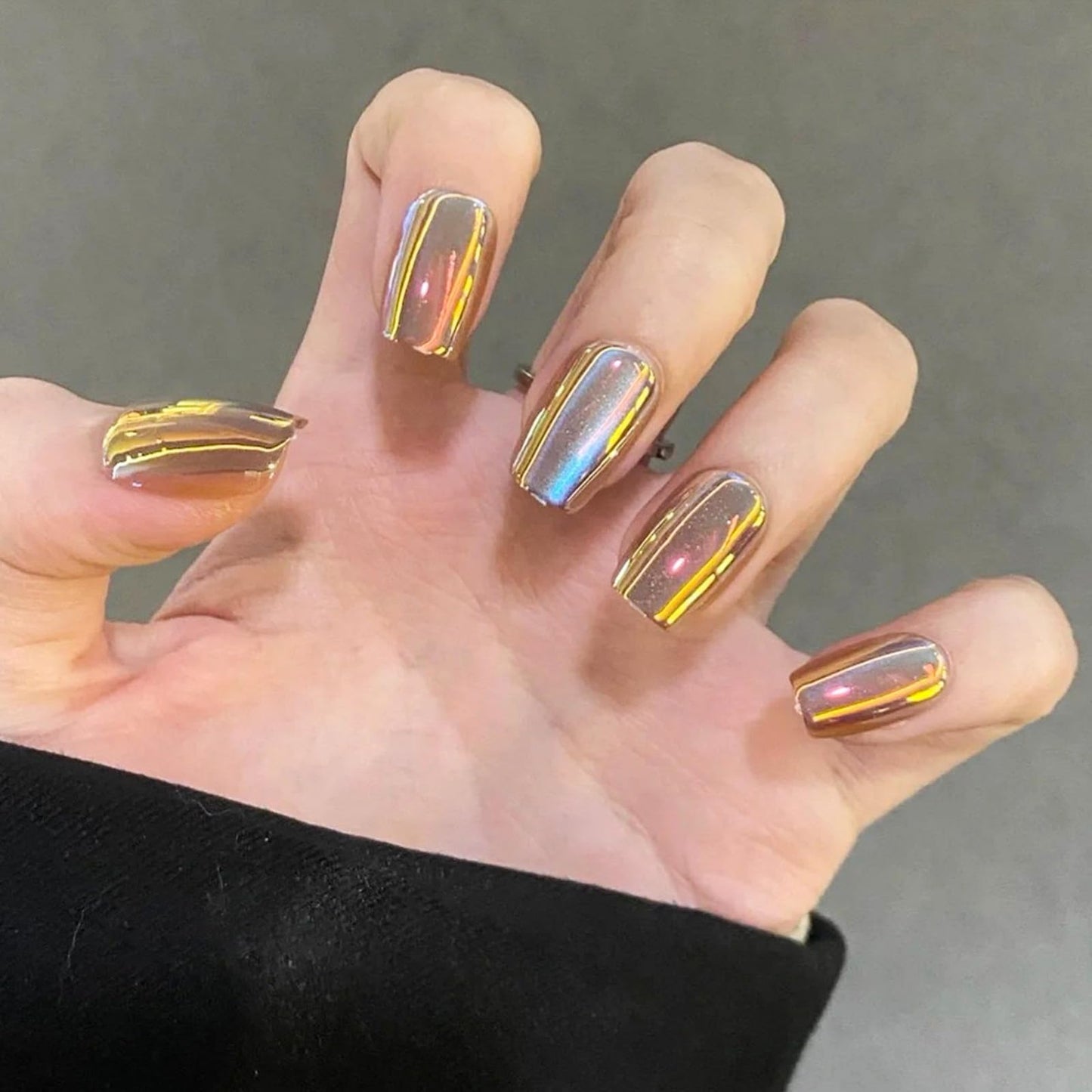 Square Press on Nails Short Gold Chrome Fake Nails Shiny Mirror Acrylic Nails Aurora Glue on Nails Glossy Bling Artificial False Nails Stick on Nails for Women Girls Nails Decoration 24 Pcs