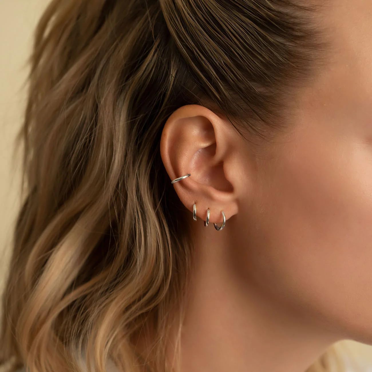Gokeey Small Gold Hoop Huggie Earrings Set for Women Hypoallergenic Small Tiny Hoops Earrings, Trendy Gold Earrings for Women