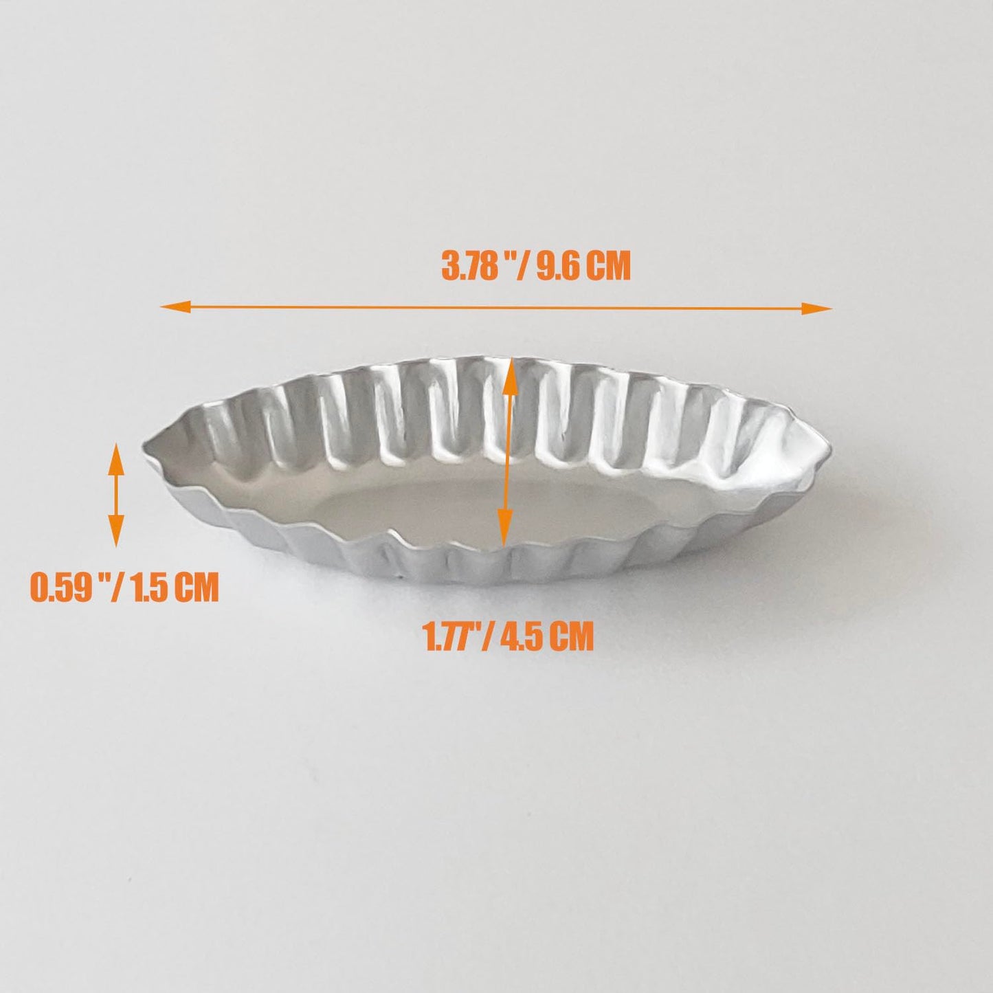 Heluok Tiny Tart Pan Boat Shape, 10PCS Egg Tart Mold Fluted Edge, Wave Flower Aluminum Baking Tool, Reusable Dessert Tray for Small Tartlets, Quiches