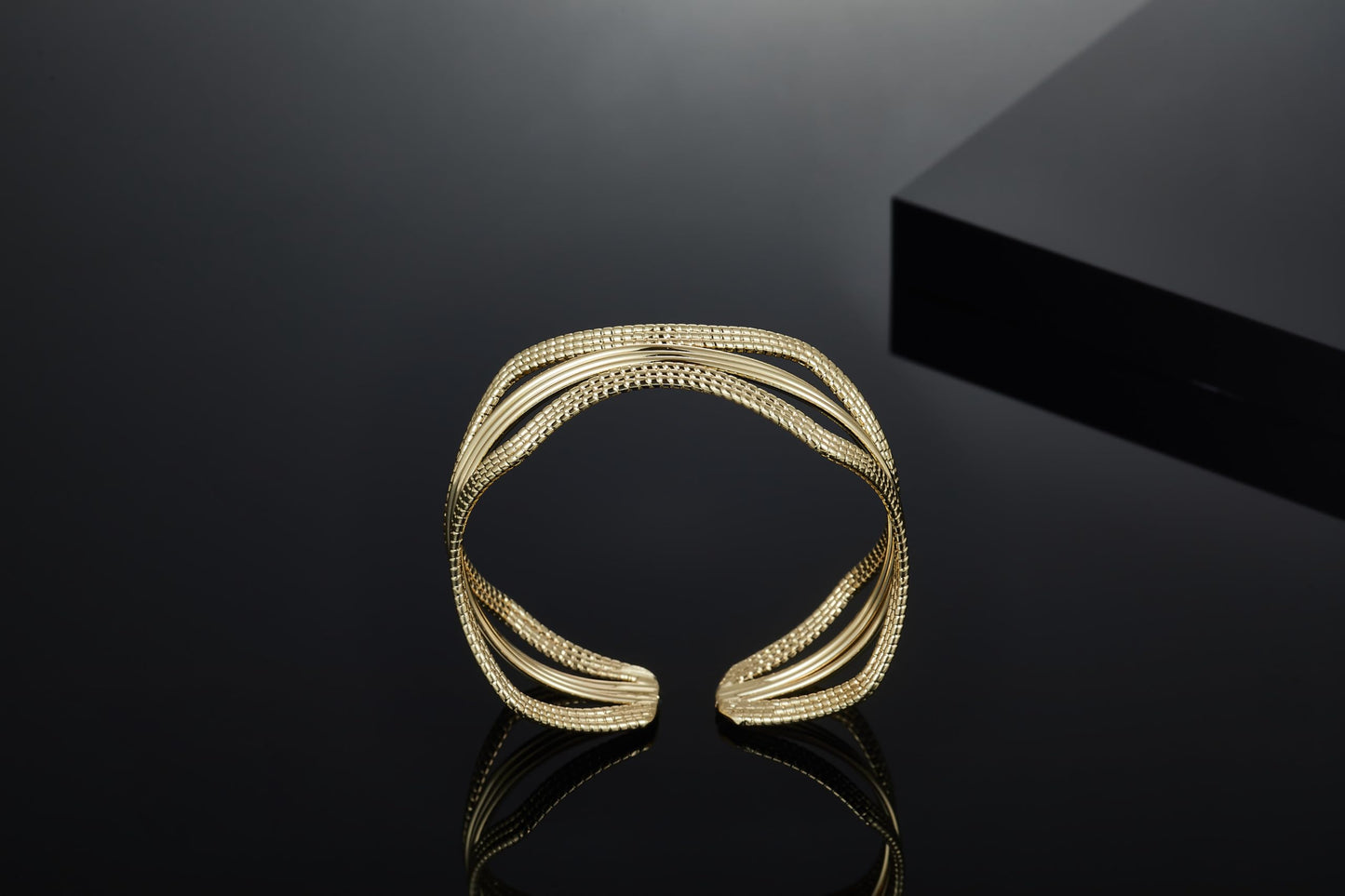 SHINYTE CATALINE Valentine's Day Gift Ideas 14K Gold Plated Chunky Cuff Bracelet For Women,Adjustable Bendable Cuff Bracelets Boho Bangle,Gift for Girlfriend Wife