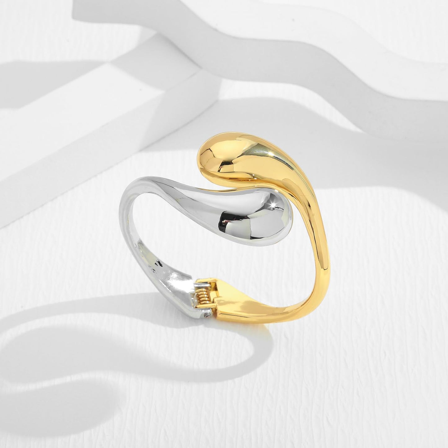 ENSKEFEN Two Tone Teardrop Cuff Bracelets for Women Gold and Silver Chunky Hinged Waterdrop Bangle Bracelets Thick Cuff Bangles Bypass Bracelet Mixed Metal Arm Cuff Bracelet
