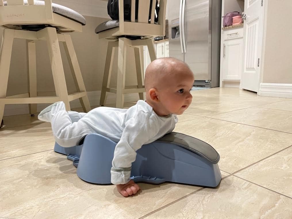 CRAWLIGATOR Tummy Time Mobility Toy for Infants 4-12 Months (Mint)