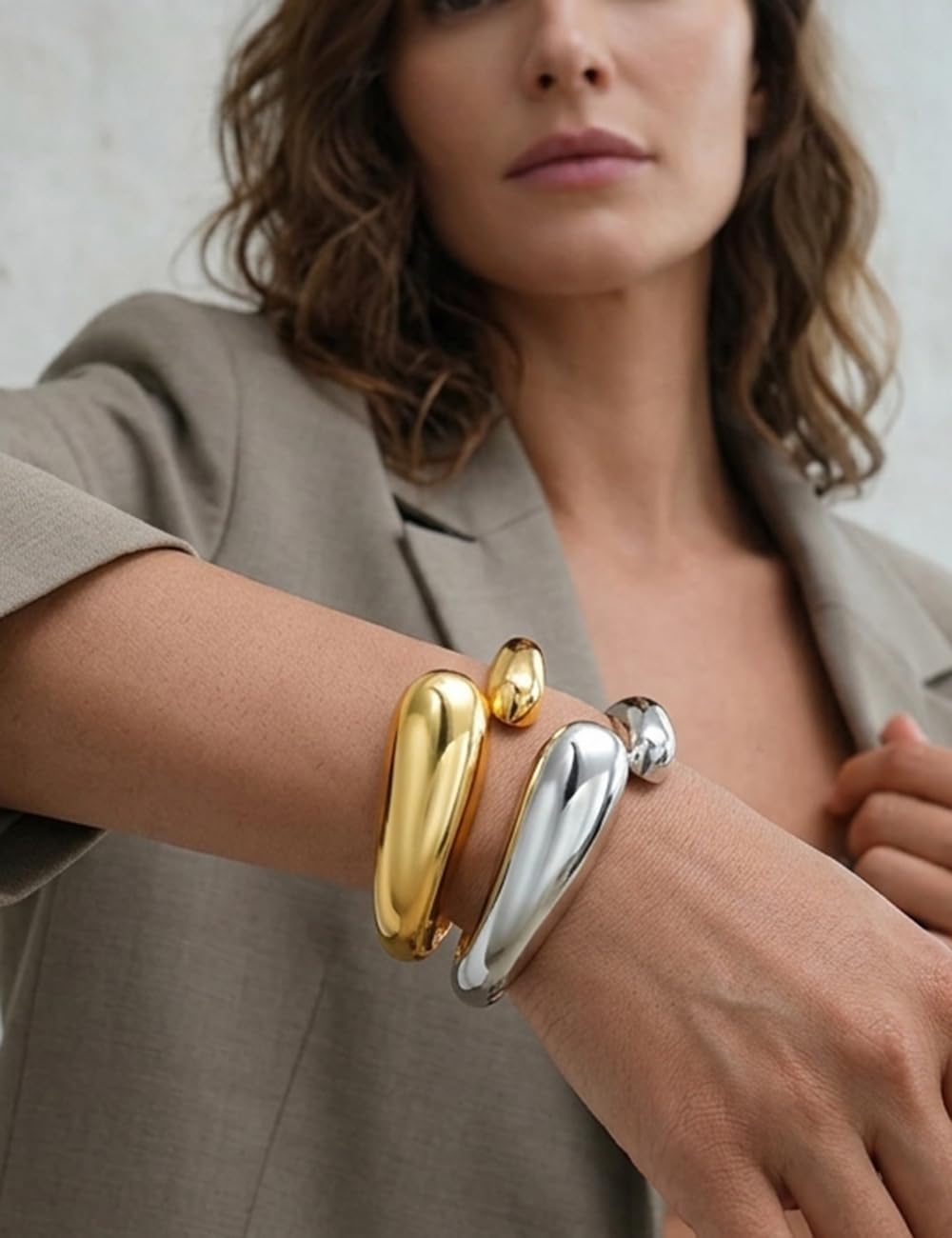 Chunky Gold Bangle Bracelets for Women, Dainty 14k Gold Plated Big Stackable Bangles Set, Trendy Statement Cuff Bracelet Stack Fashion Jewelry Gifts (2 Silver & gold teardrop chunky bangles)