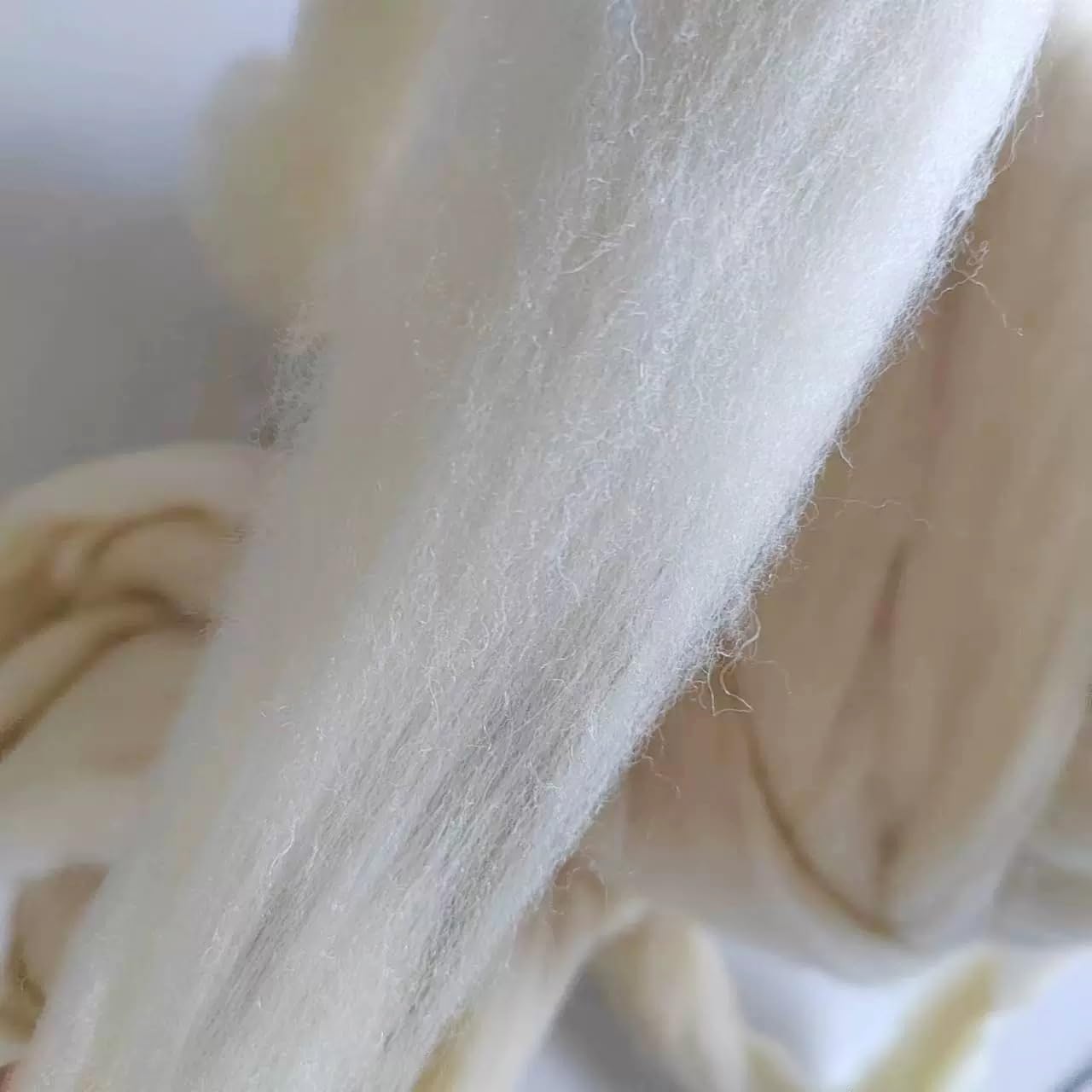 iMongol 100% Merino Wool Roving Top Yarn for Spinning Arm Knitting Felting Undyed Natural White Wool Combed Stuffing (2oz, Wool Top)