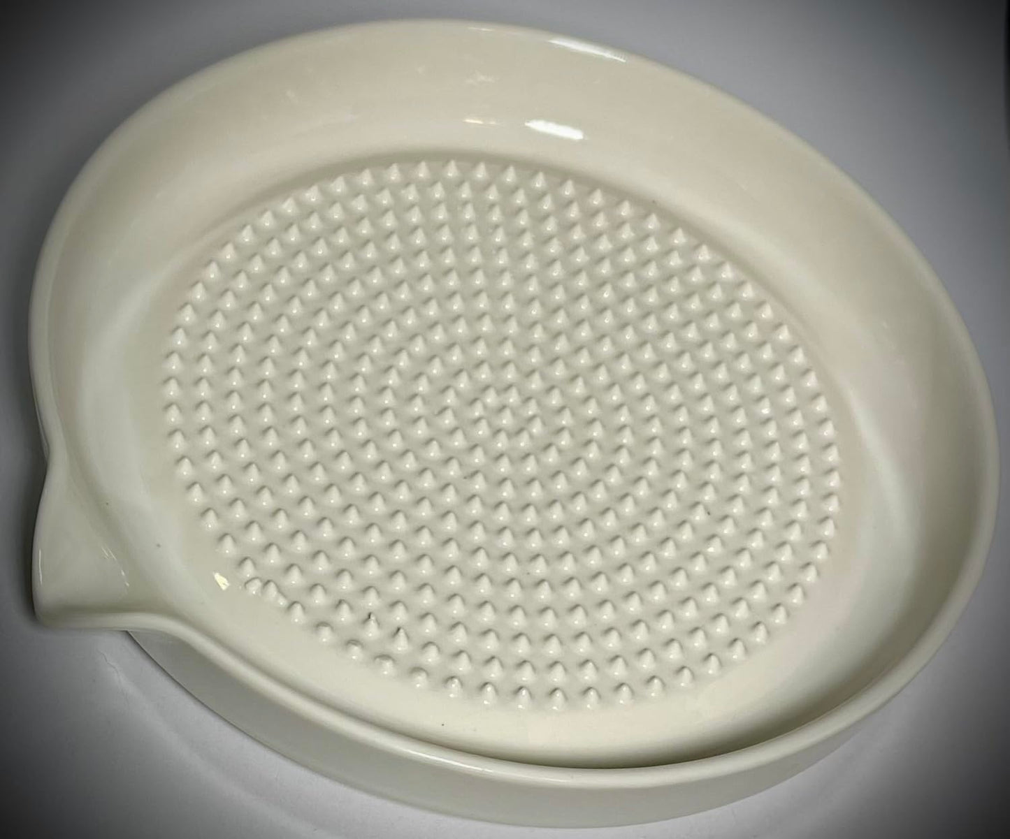 BonCera, Premium Ceramic Garlic Grater Plate 3-Piece Set - White Modern Design and Style - For Garlic, Ginger, Chocolate, and more! - Comes with 6.5" Plate, Peeler, and Brush