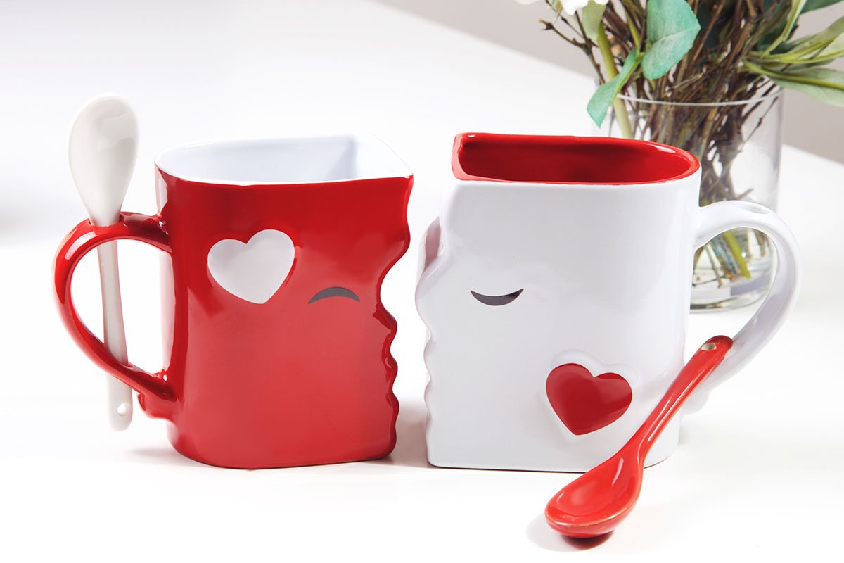 Blu Devil Kissing Mugs Set, Anniversary & Wedding Gifts, Exquisitely Crafted Two Large Cups & Spoons for Couples, For Him and Her on Valentines, Birthday, Engagement