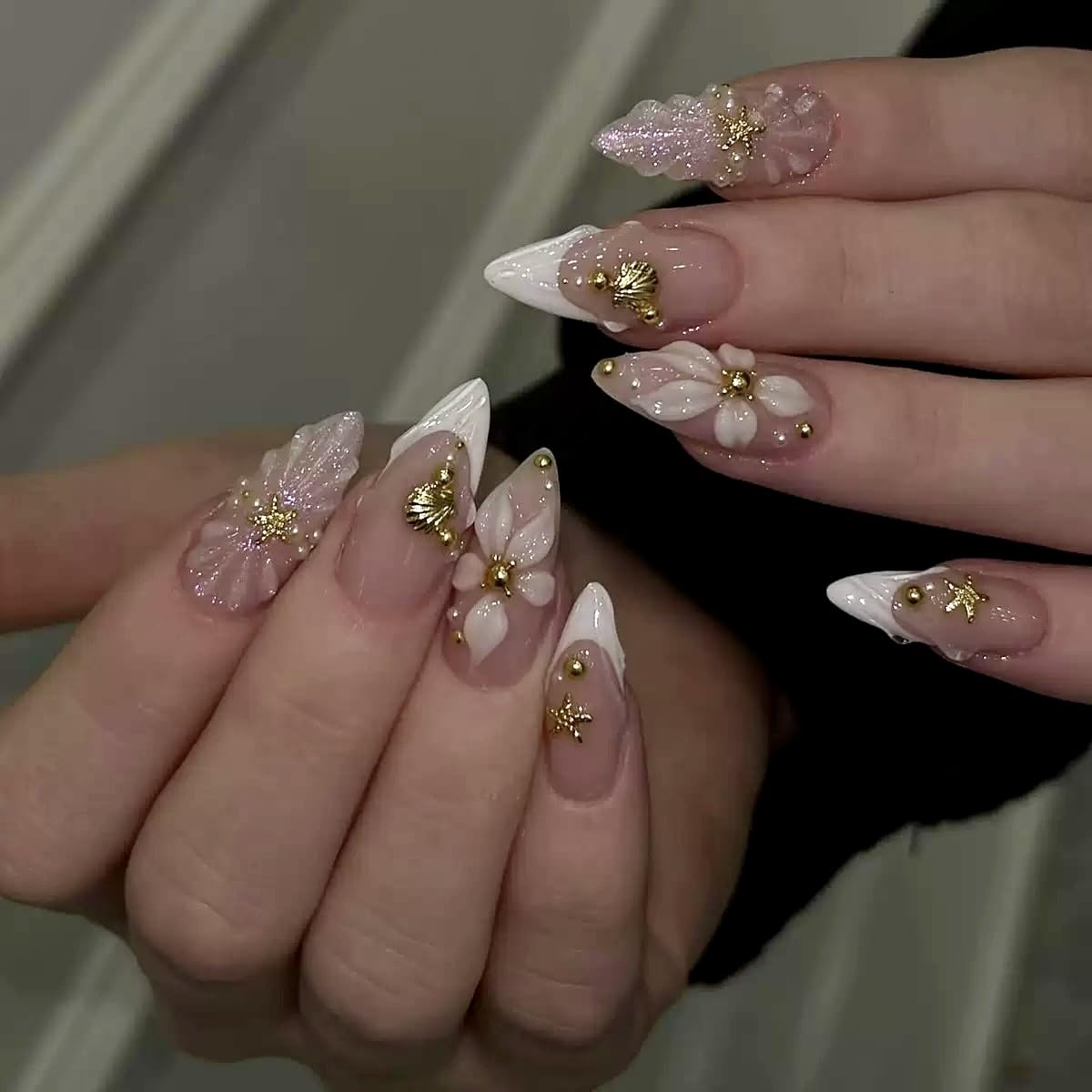 CTTHNBD Medium Press on Nails Almond - French Tip Fake Nails with Shell Star Design - Summer, Flower False Nails Press ons - for Women 24 Pcs