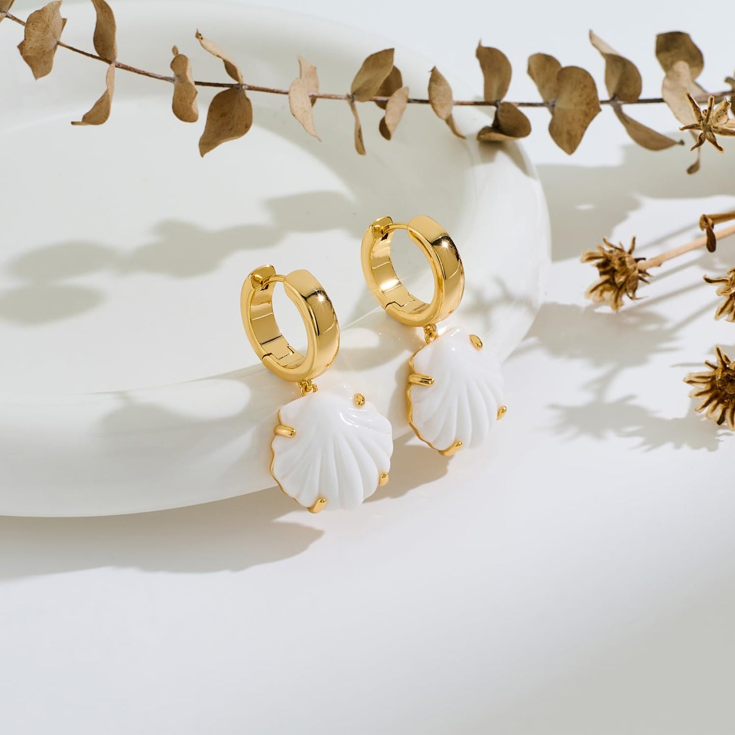 INNERDIVA White Seashell Earrings, Gold Plated Copper Ocean Statement Jewelry Summer Beach Seashell Earrings for Women
