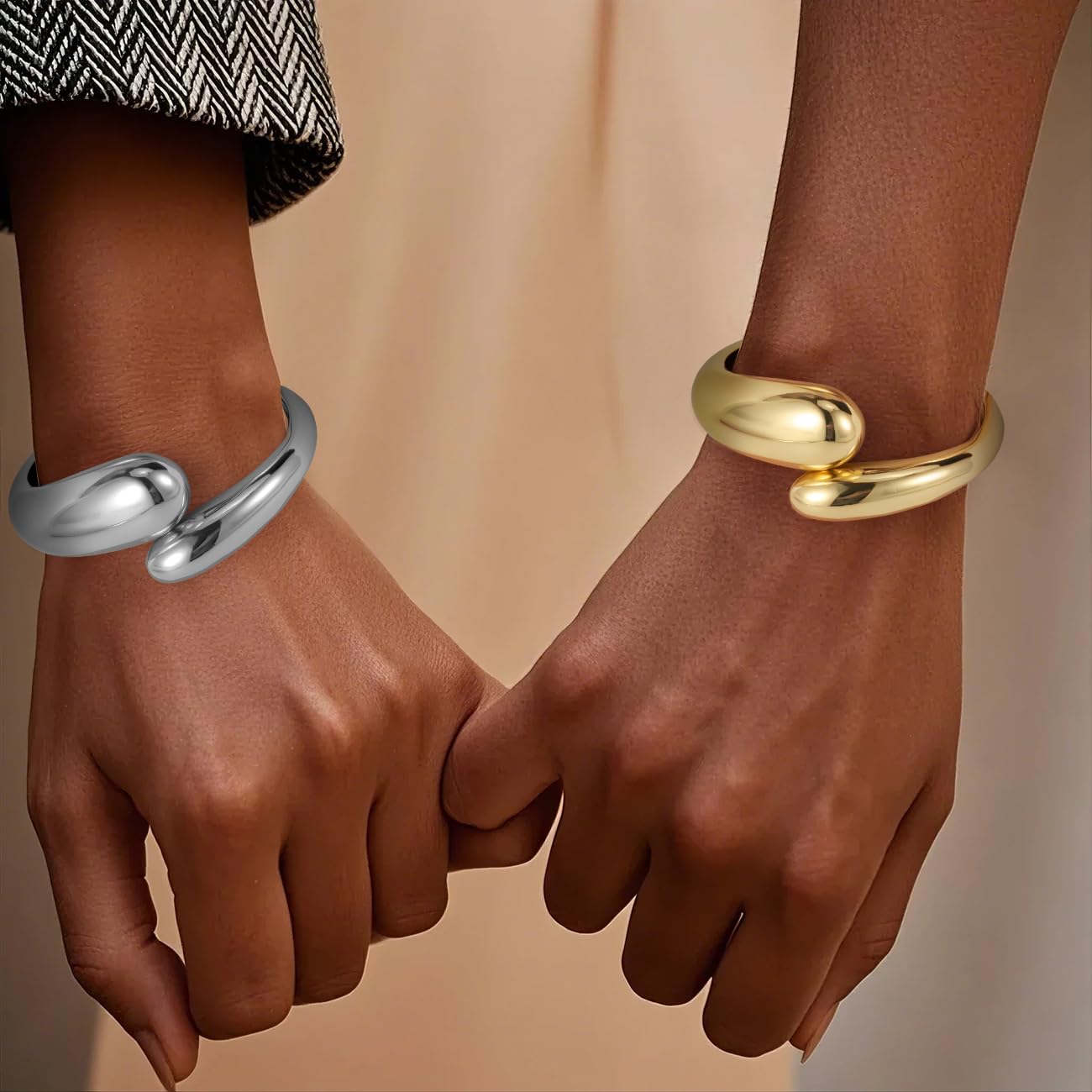 Emibele Bangle Cuff Bracelet Stack, Chunky 18K Gold Plated Teardrop Hinged Thick Bangle Bracelet Set, Non Tarnish Gold Bracelets for Women, 2 Pack, Gold & Silver