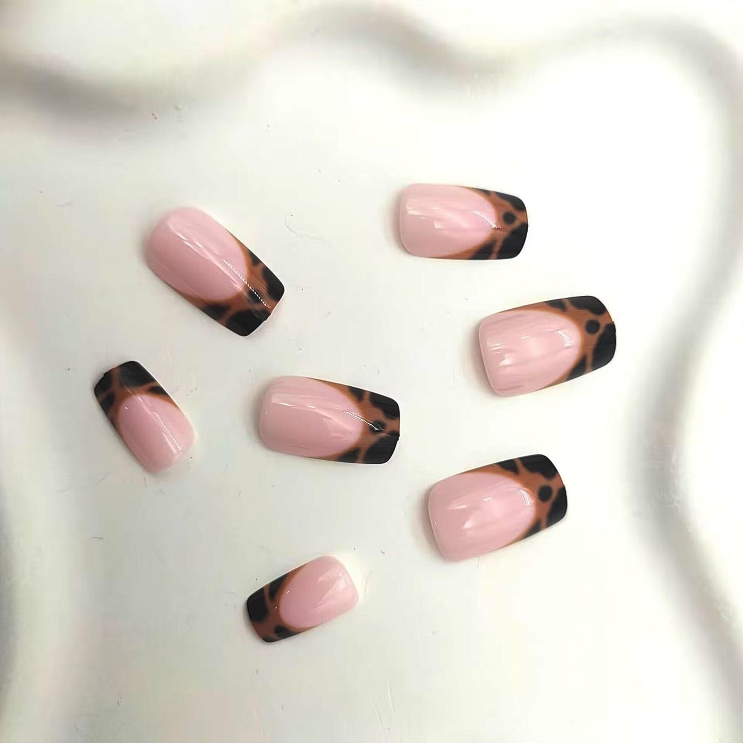 24Pcs French Tip Press on Nails Medium Square Fake Nails with Brown Black Leopard Print Designs Glossy Nails Press ons Nude Full Cover Glue on Nails Fall Acrylic Artificial Stick on Nails for Women