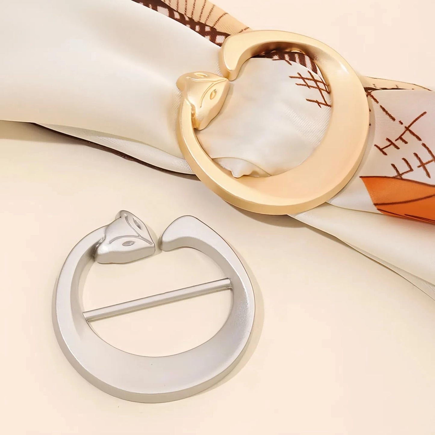 SYWDUDUCLT 2Pack Fox Design Scarf Ring and Brooch, Gold and Silver