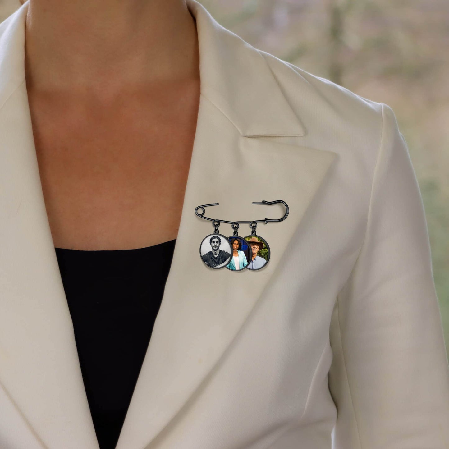 Custom4U Photo Charm for Bouquet Round Shaped Brooch Pins with 3 Pictures Customized Memorial Wedding Jewelry