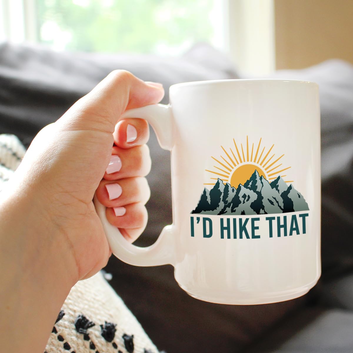 Bevvee I'd Hike That Coffee Mug - Fun Hiking Themed Decor and Gifts for Hikers - Large 15oz White Ceramic Mug