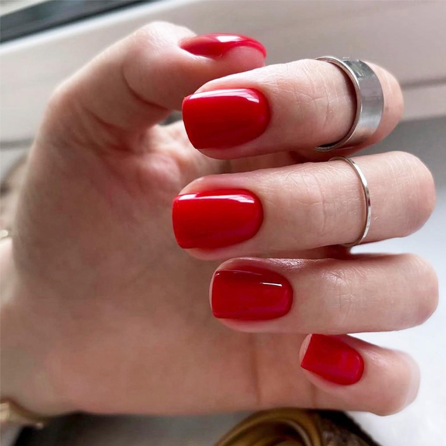 Red Short Press On Nails, Glossy Classic Red Square Shape, Bold Salon Quality False Nails, Elegant Chic Style, 24 Pcs for Women
