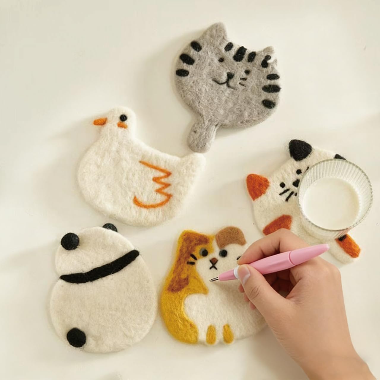 WEICIM Wet Felting Tool/Wooden Wet Felting Tool/Fulling Block, Contains 60 g Needle Felting Wool Roving Bag and Felt Perforator,Great for Working on Seams, Flat Felt
